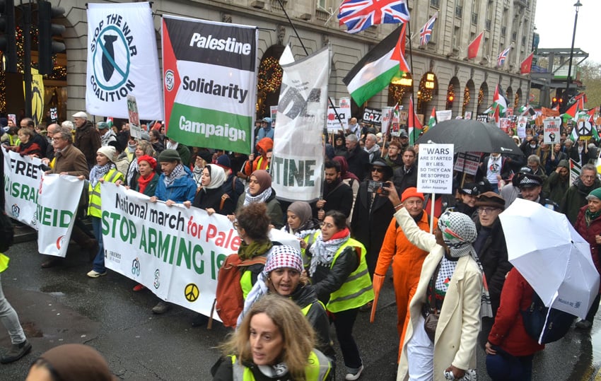 Image for article: 100,000 on London march for Palestine
