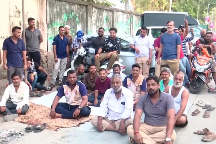 Image for article: BEST employees strike enters second day in Maharashtra
