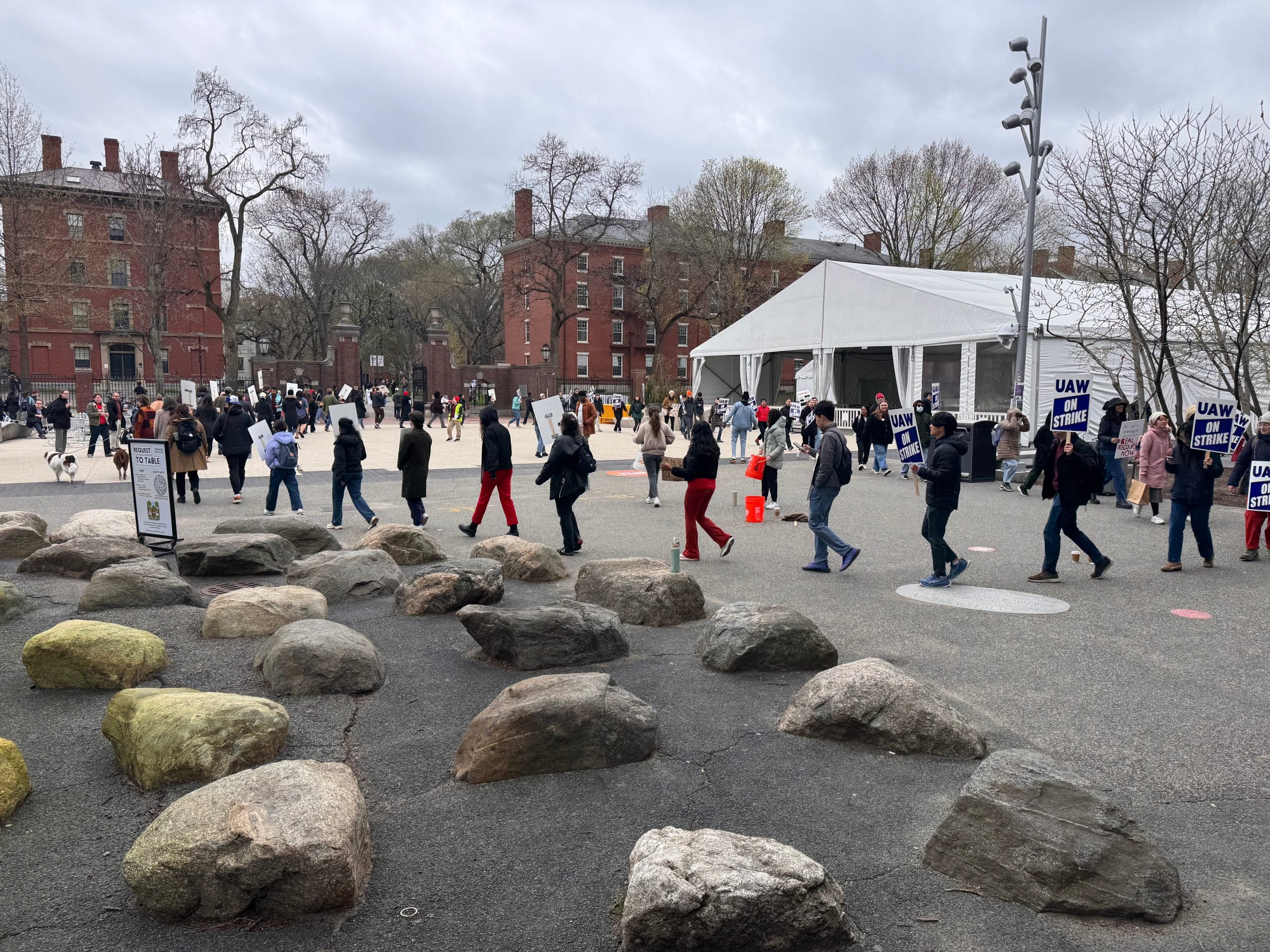 Image for article: Harvard graduate students strike continues