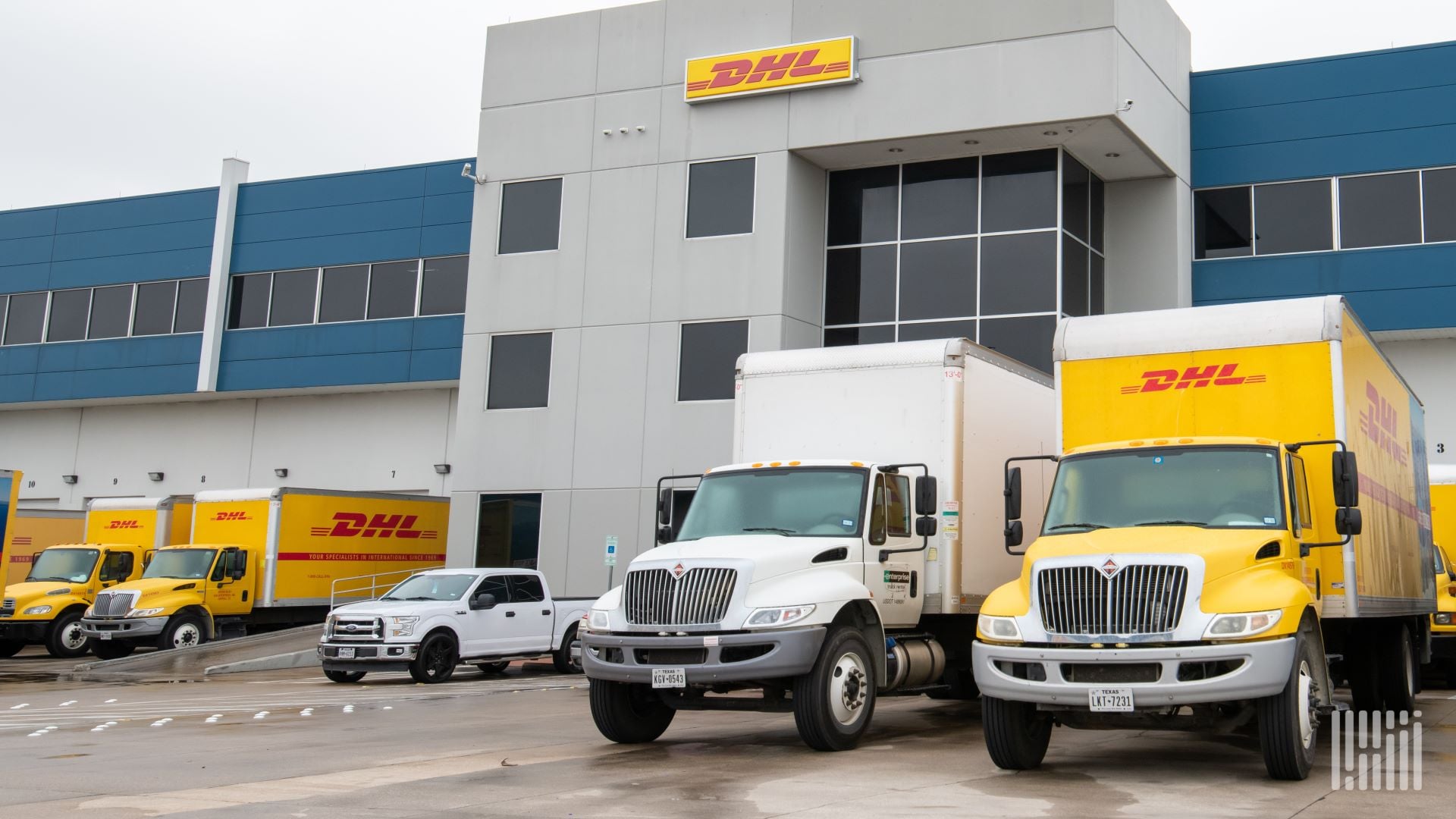 Image for article: DHL Express, parcel workers’ union reach deal on 4-year contract
