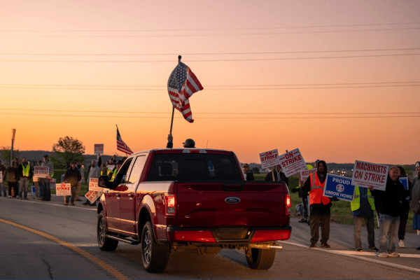 Image for article: Hundreds of IAM Local 778 Members Rally at Olin Winchester’s Lake City Army Ammunition Plant Strike Line
