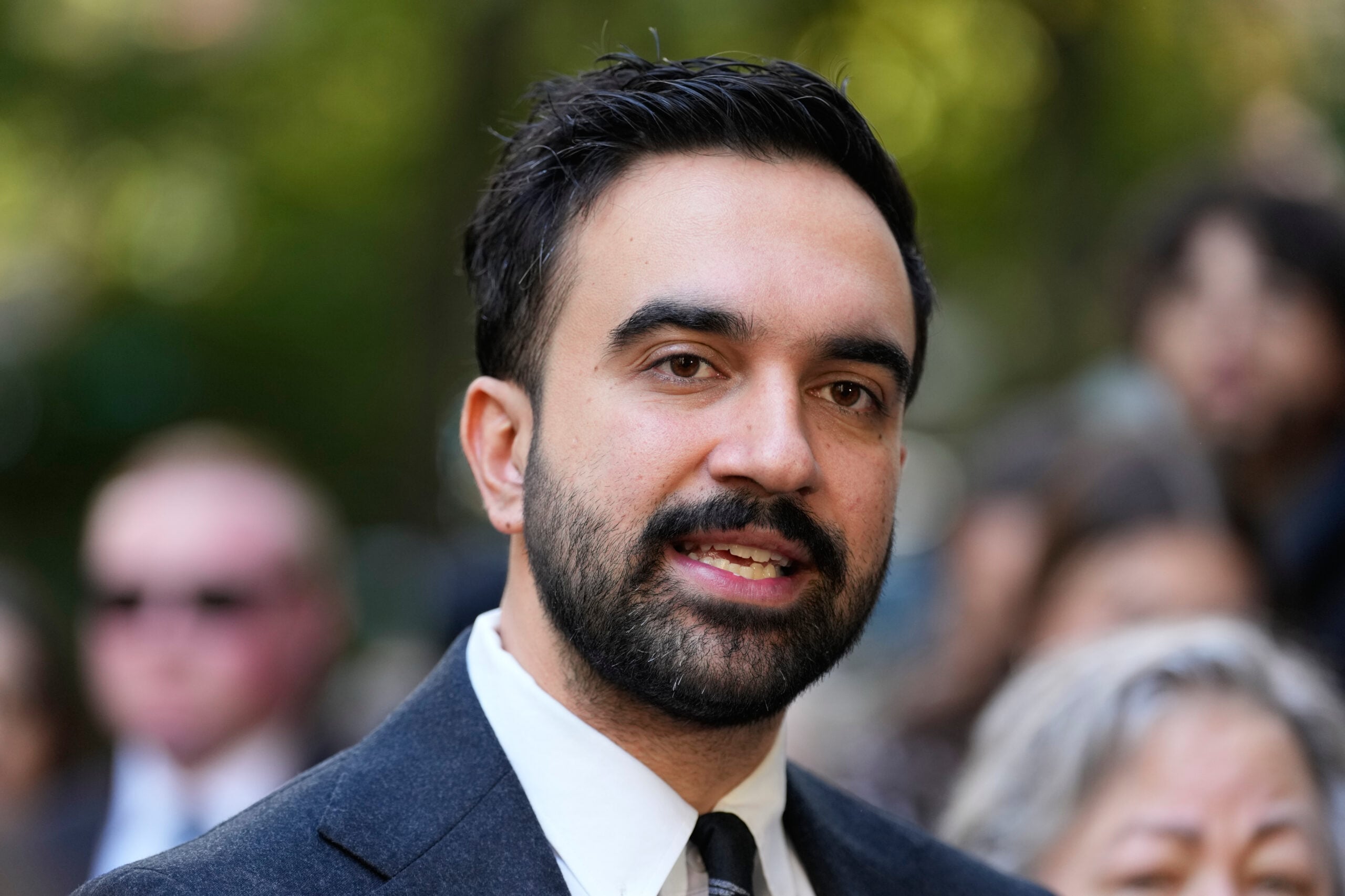 Image for article: Mamdani Calls to Boycott Hundreds of NYC Starbucks Branches While Workers Are On Strike