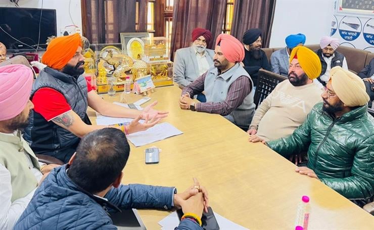 Image for article: Punjab Roadways <b>workers</b>' <b>strike</b> ends; consensus reached during meeting with Transport Minister