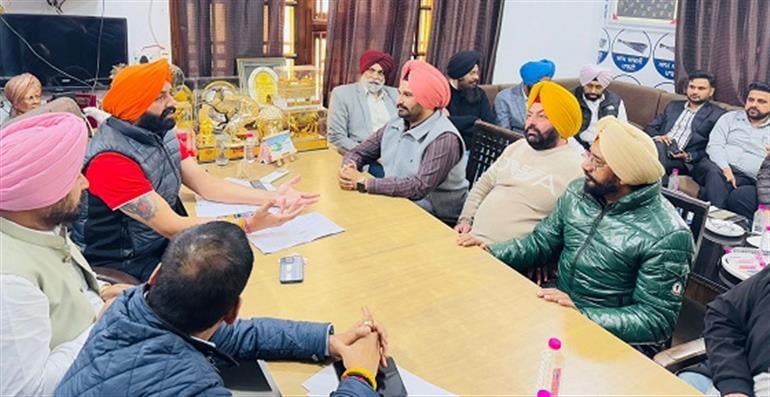 Image for article: Roadways <b>workers</b>' <b>strike</b> ends; consensus reached during meeting with Transport Minister