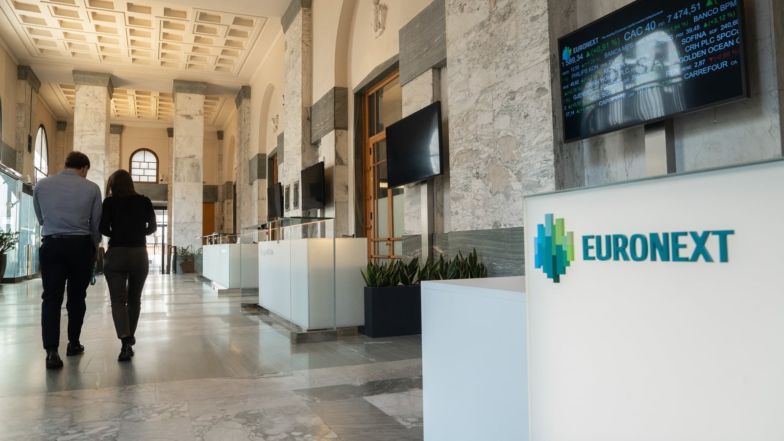 Image for article: Italy bourse workers strike for better terms