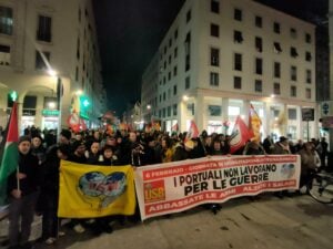 Image for article: Dockworkers don’t work for war: the international strike as a starting point, solidarity can stop rearmament - WFTU