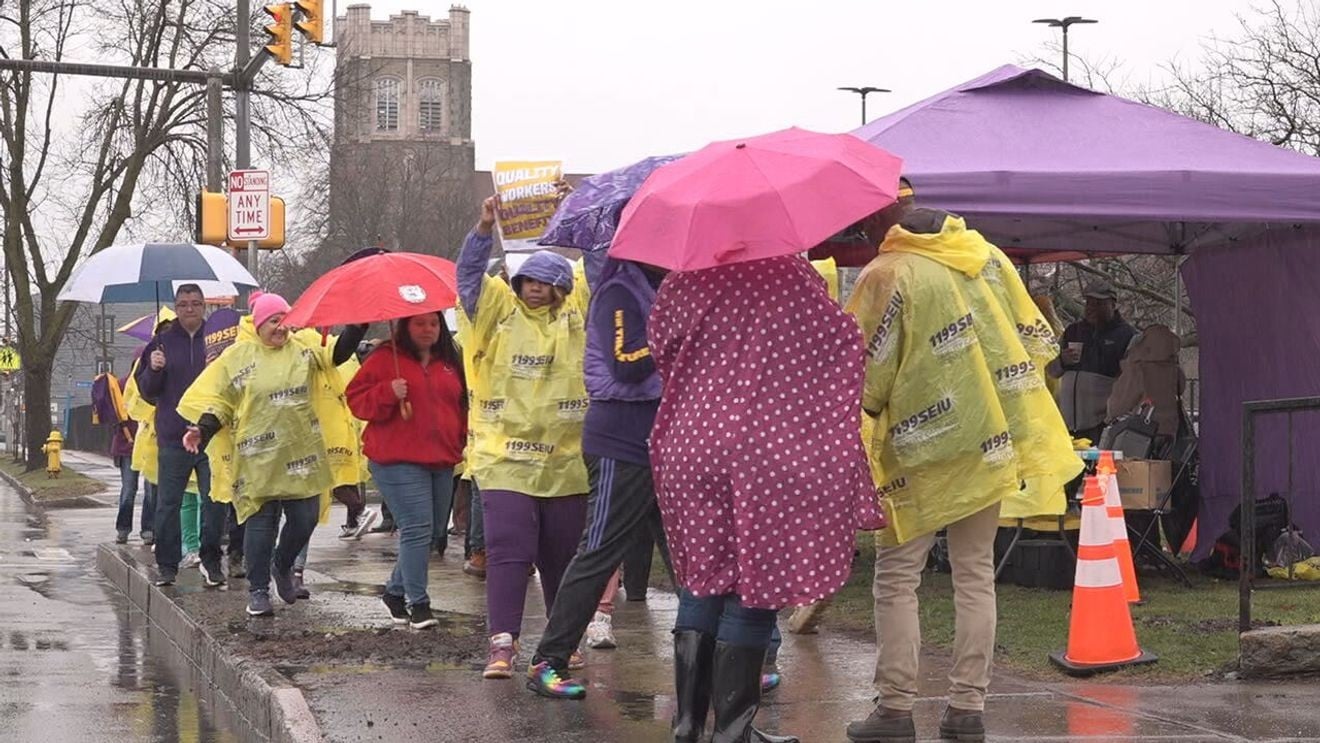 Image for article: 1199SEIU, Unity Living Center strike tenative agreement