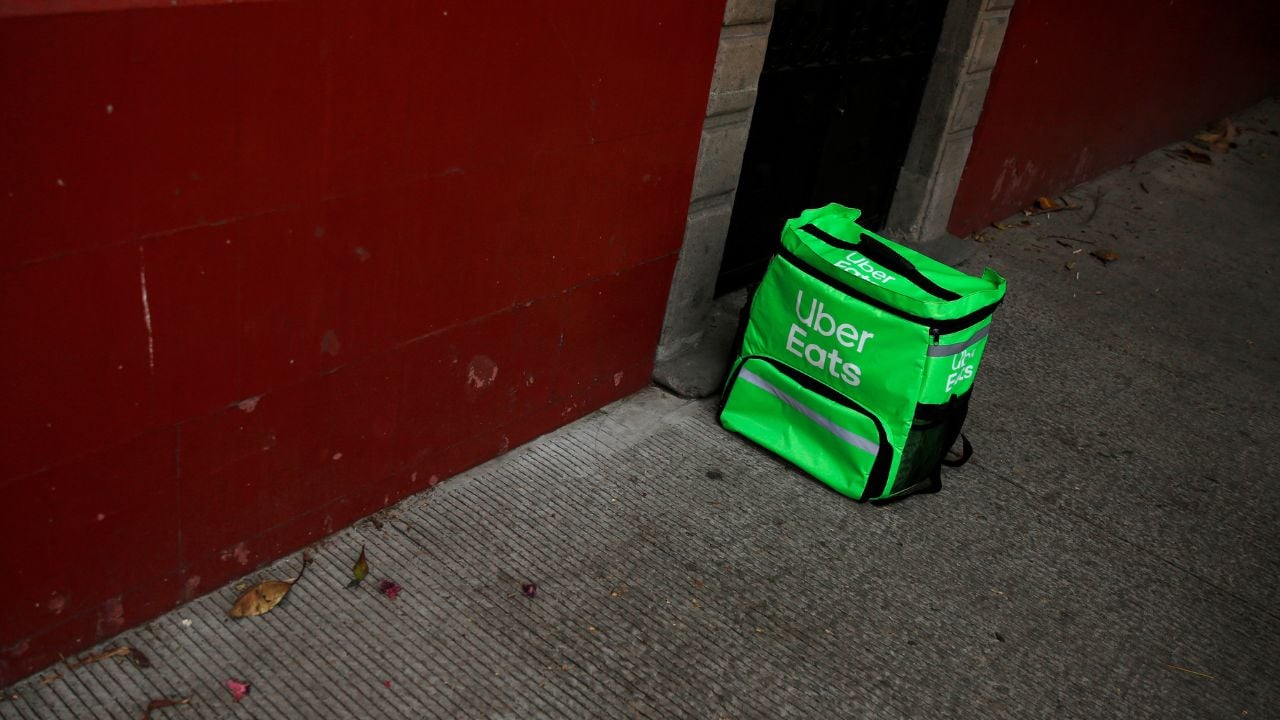 Image for article: Uber Eats And DoorDash <b>Strike</b> Landmark Pay Agreement For Australian Gig Delivery <b>Workers</b>