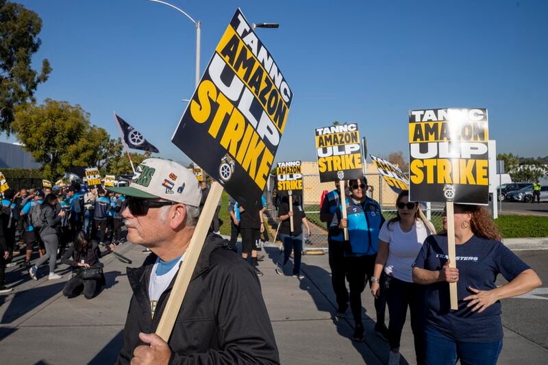 Image for article: Teamsters Hope Amazon Time-Off Deal Can Boost Organizing - Law360