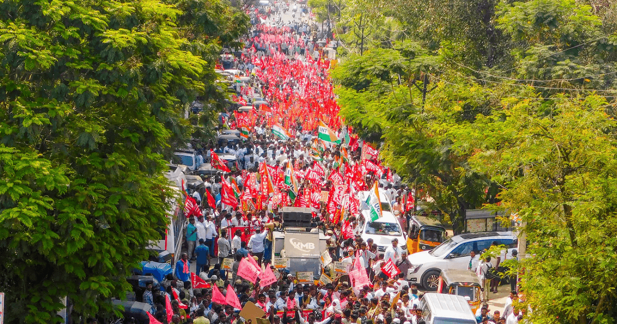Image for article: India on <b>strike</b>: 300 million <b>workers</b> mobilize against Modi's policies