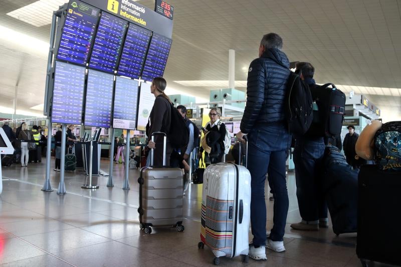 Image for article: Delays in Barcelona airport on first day of Groundforce baggage handlers strike