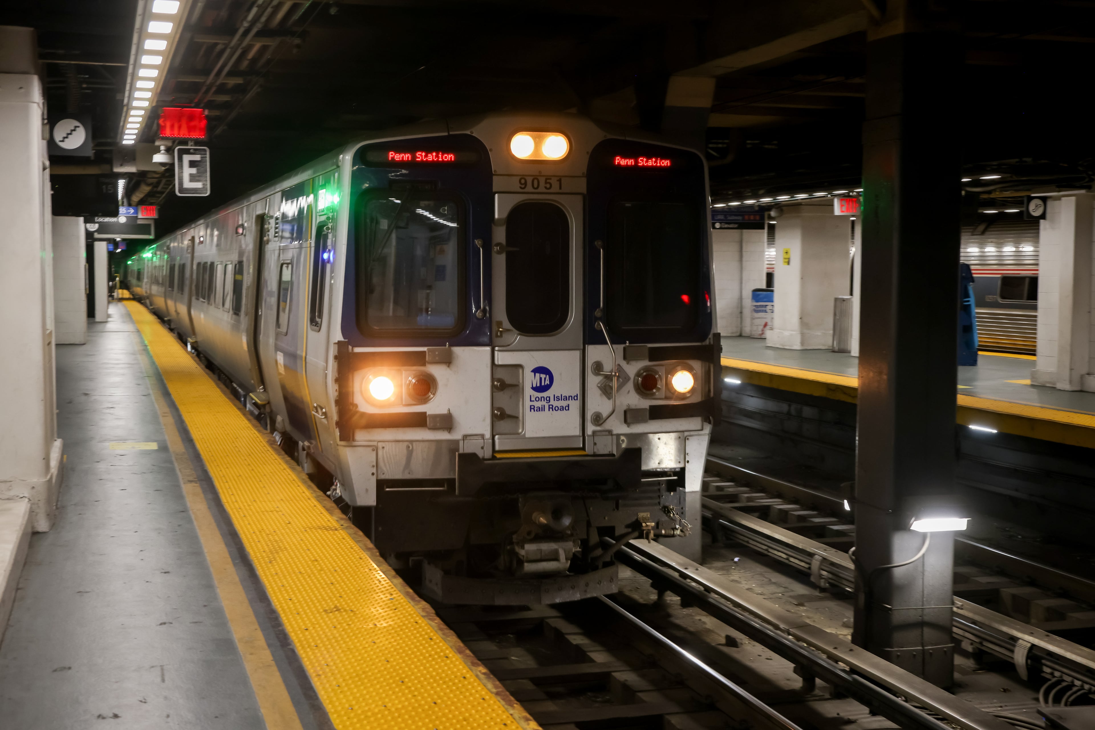 Image for article: LIRR strike looms as MTA, unions squabble over cash payments