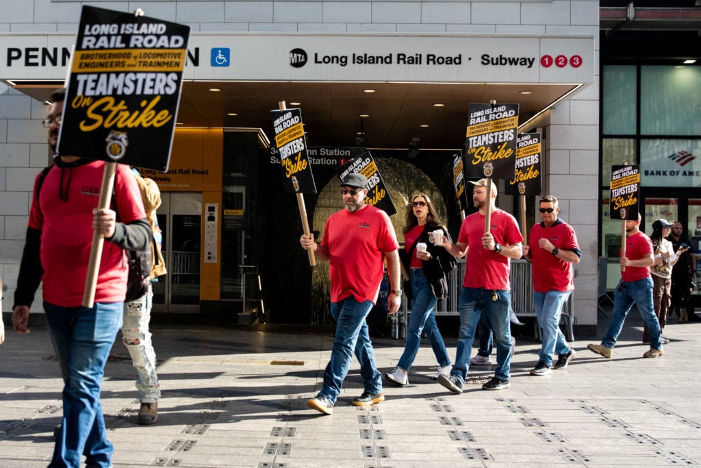 Image for article: New York governor pleads with unions to resume talks amid North America’s largest commuter rail system shut down