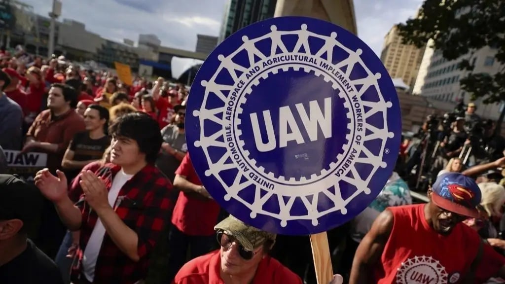 Image for article: UAW halts strike authorization vote at Stellantis plant after outsourcing agreement