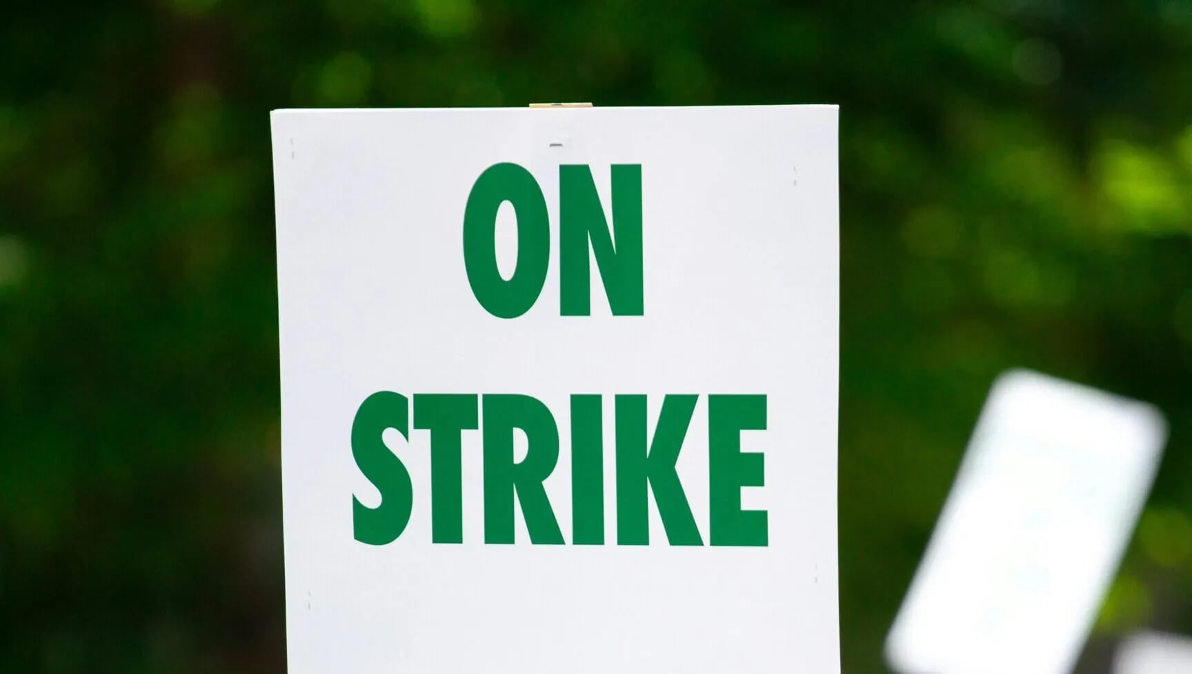 Image for article: 31,000 Kaiser Permanente Health Care <b>Workers Strike</b> - Hospice News