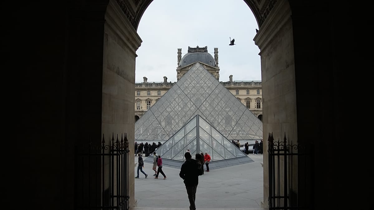 Image for article: Fresh strike at Louvre museum as workers walkout over conditions