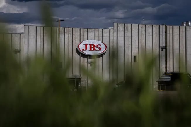 Image for article: JBS workers to end strike at major US beef plant
