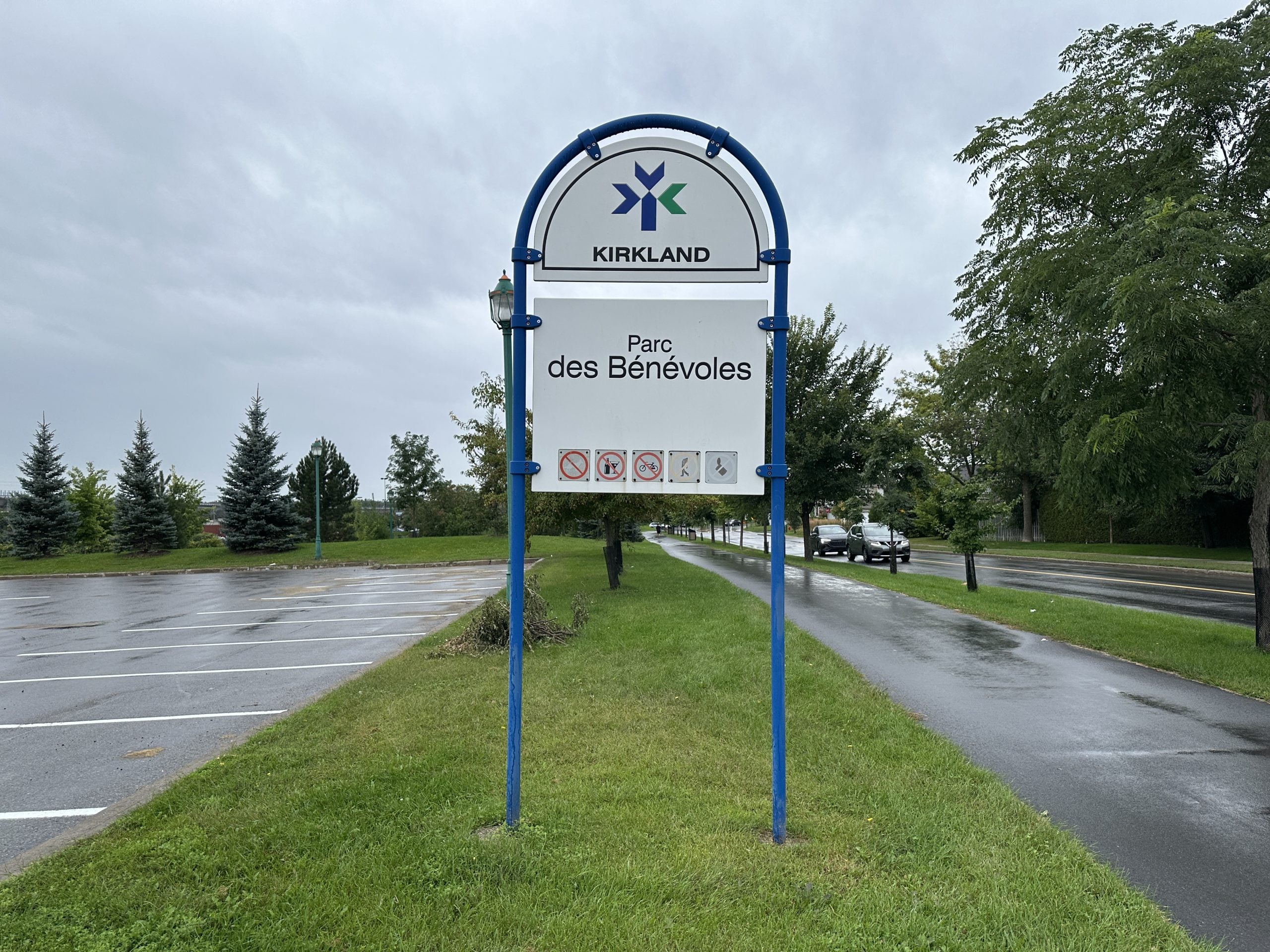 Image for article: Kirkland blue-collar <b>workers</b> go on <b>strike</b> Wednesday, Thursday - CityNews Montreal