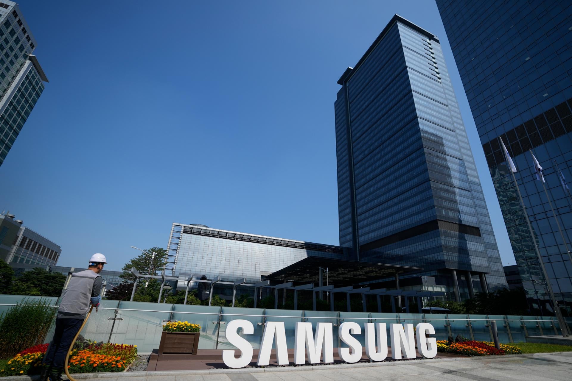 Image for article: What are Samsung union workers demanding and how might strike play out?