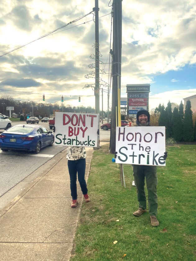 Image for article: Picture This: Protesters Express Solidarity With Unionizing Starbucks <b>Employees</b>