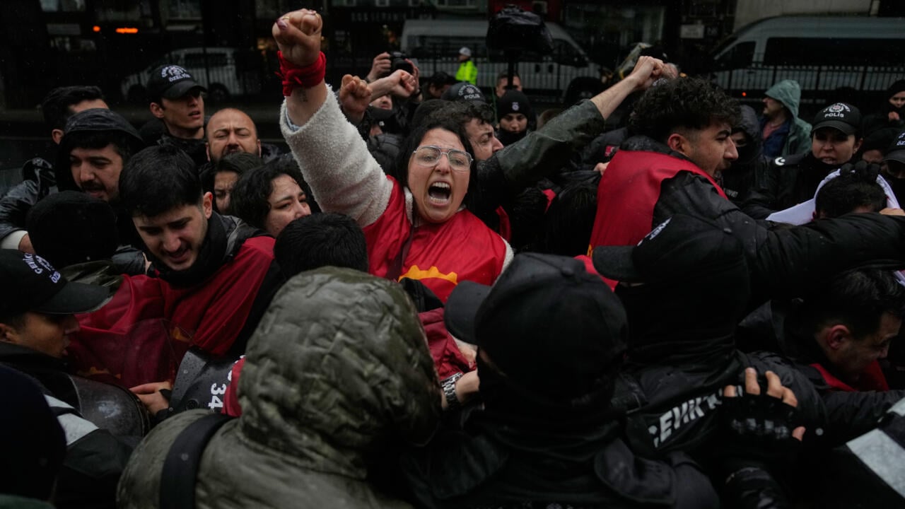Image for article: The week in pictures: May Day marches, King Charles in Bermuda and Mali's rebel push