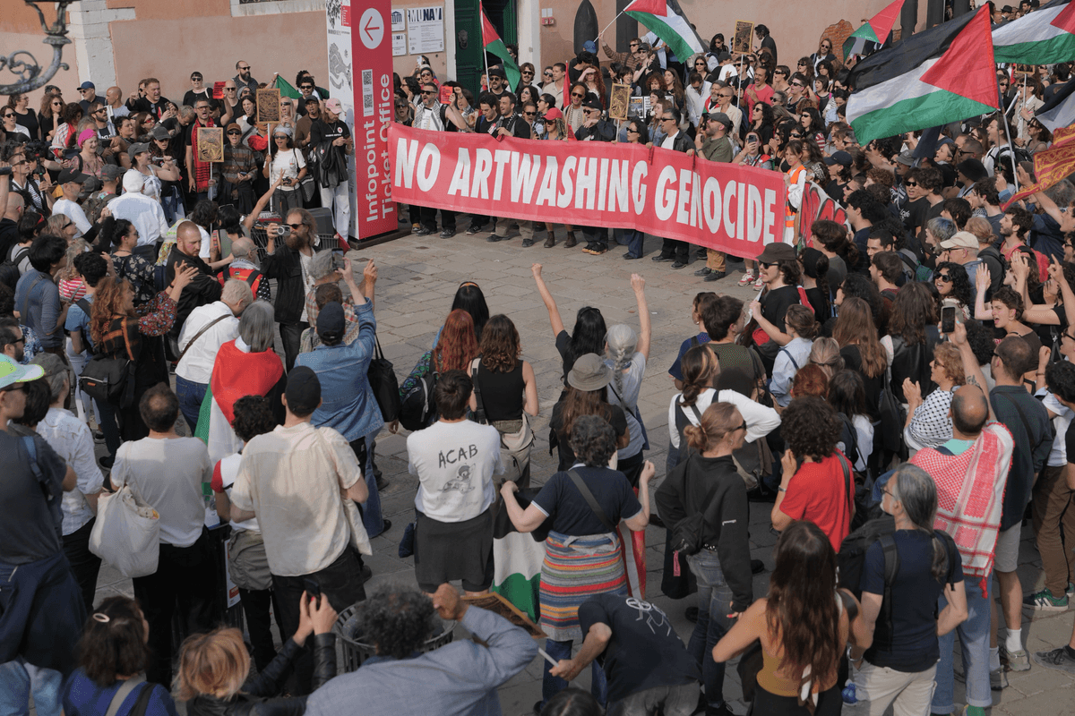 Image for article: Historic Strike Disrupts Biennale as Thousands March in Venice