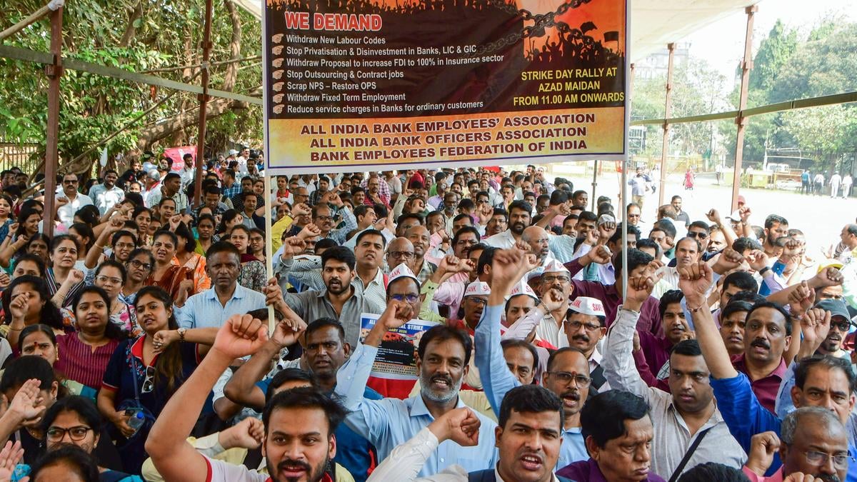 Image for article: <b>Workers</b> join Bharat bandh in Maharashtra, demand to scrap new <b>labour</b> codes - The Hindu