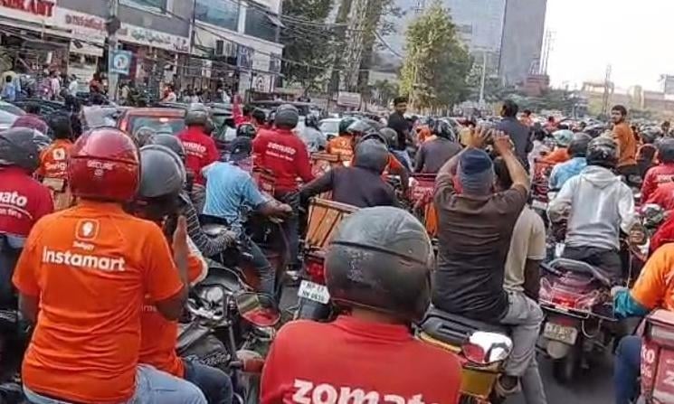 Image for article: Gig Workers to Go on Flash Strike on New Year’s Eve