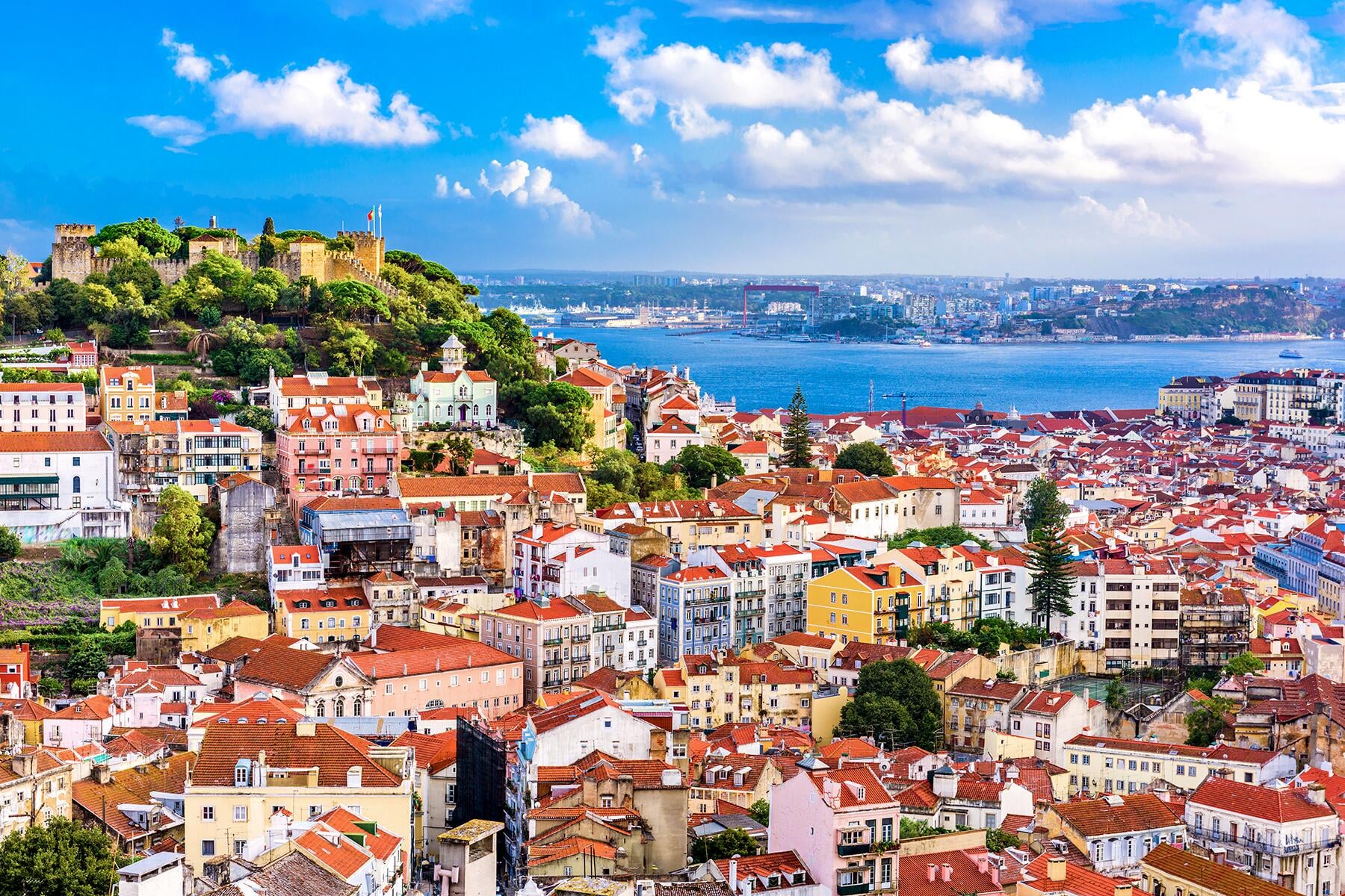 Image for article: Portugal Strike Could Disrupt Hundreds of Flights Across Europe