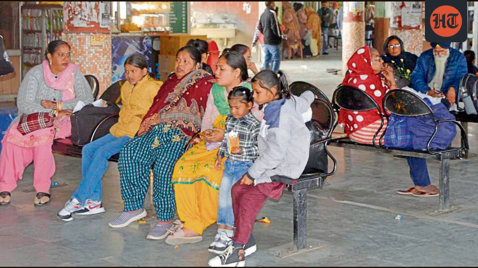 Image for article: Ludhiana: Row over KM scheme: Commuters left in a lurch as more than 140 buses stay off roads during strike | Hindustan Times