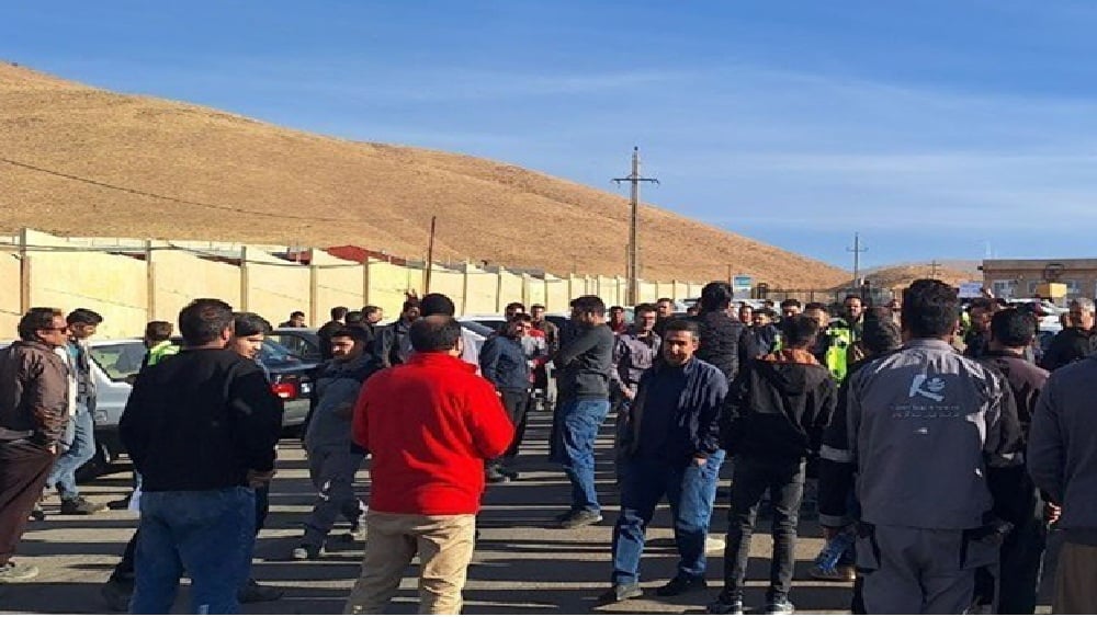 Image for article: Gold Mine <b>Workers</b>, Students, and Investors Stage Simultaneous Protests Across Iran