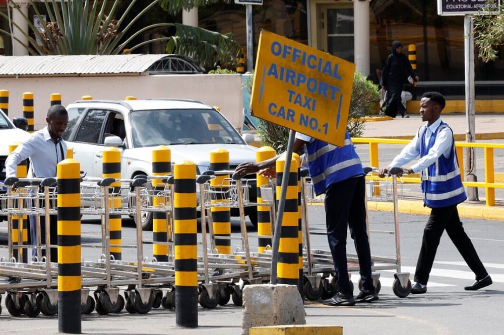 Image for article: <b>Workers strike</b> delays flights at Kenya's main airport - SABC News